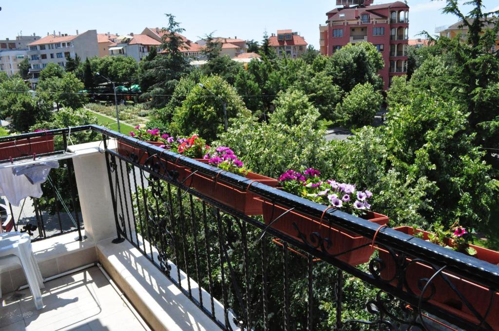 St. George Apartments Nesebar Bagian luar foto