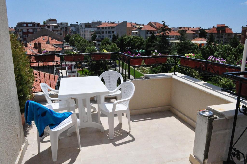 St. George Apartments Nesebar Bagian luar foto