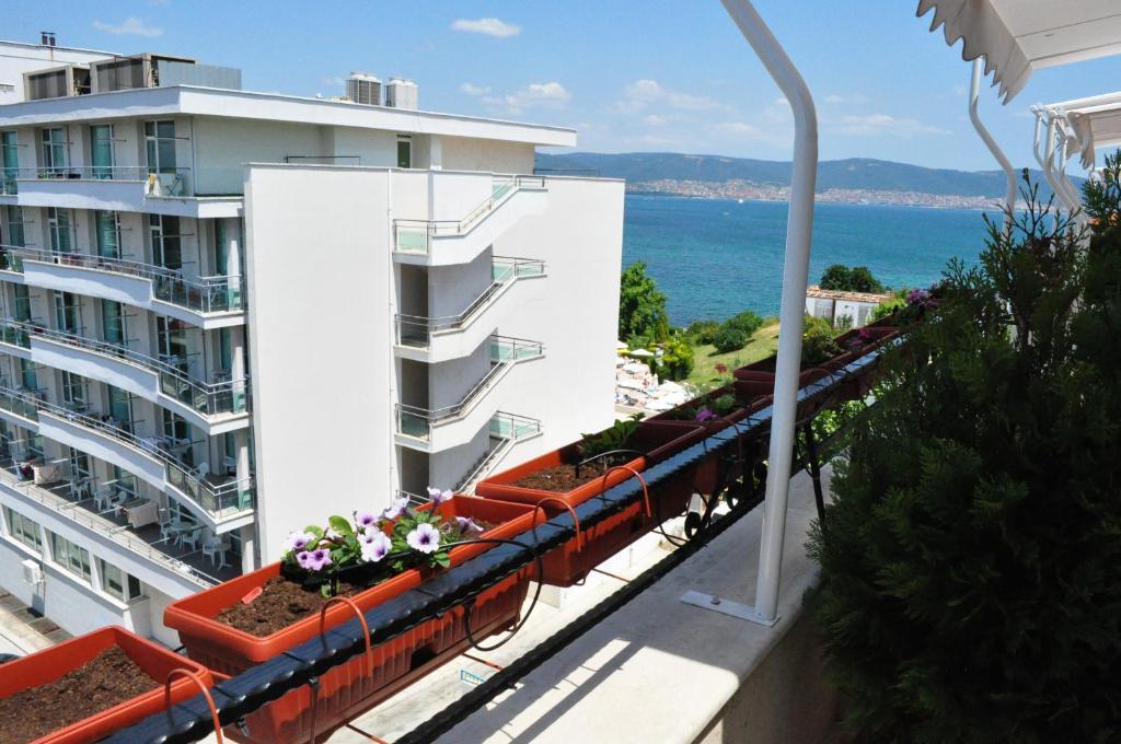 St. George Apartments Nesebar Bagian luar foto