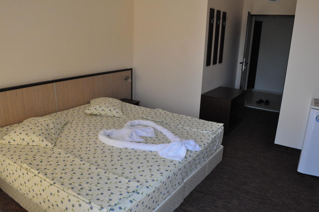 St. George Apartments Nesebar Ruang foto