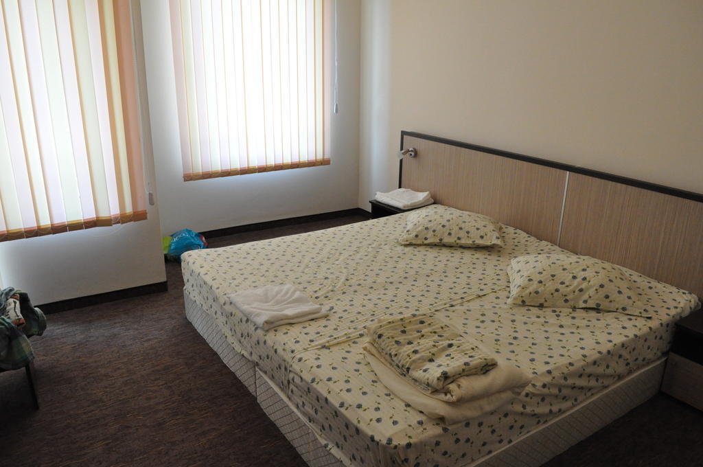 St. George Apartments Nesebar Ruang foto