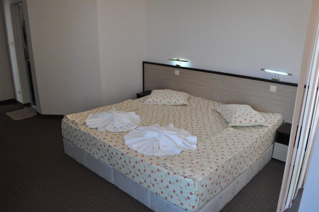 St. George Apartments Nesebar Ruang foto